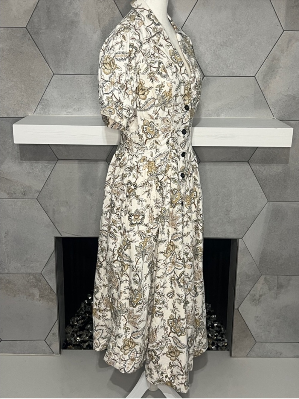 Floral Button-Front Midi Dress in Cream and Brown - Picture 6 of 14